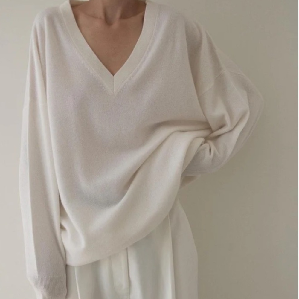 Jenni Kayne Cashmere Charlie V Neck Sweater in Ivory